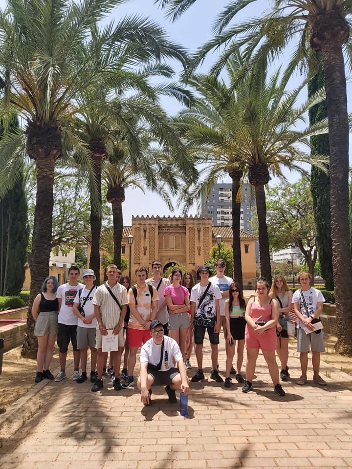 E3